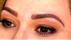 کاشت ابرو برای چه کسانی مناسب است؟ چه عوارضی دارد؟