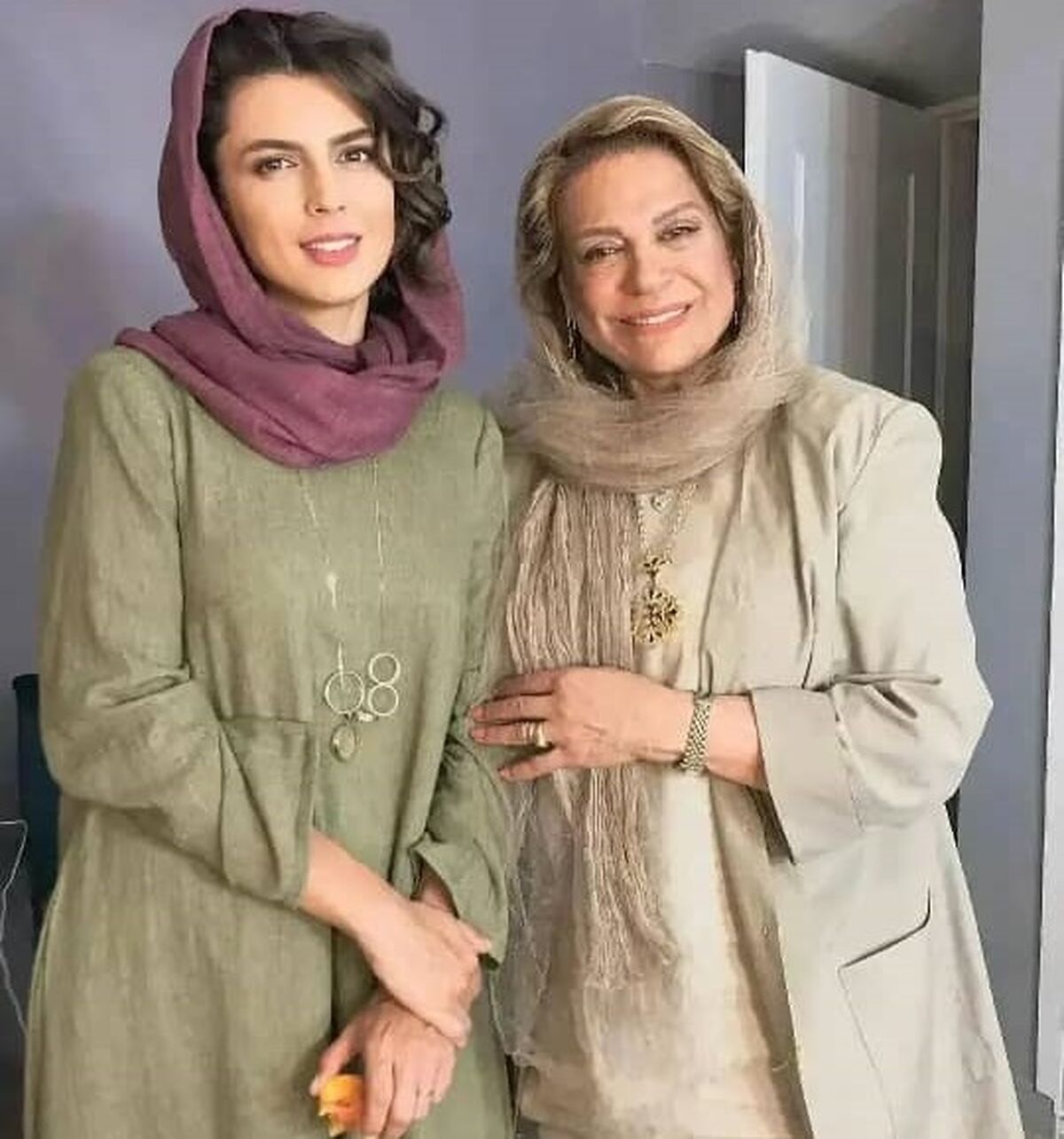 ماجرای ازدواج دوباره گوهر خیر اندیش در آمریکا | تیپ گشت و گذار آمریکایی گوهر خیر اندیش +عکس جنجالی