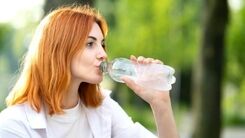 احساس تشنگی زیاد را جدی بگیرید | 7 علت نگران کننده تشنگی زیاد