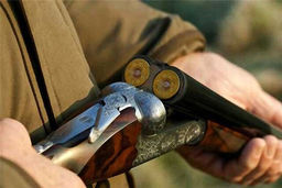 قتل دختر فروشنده به دست صاحب مغازه با اسلحه | صاحب مغازه خودکشی کرد