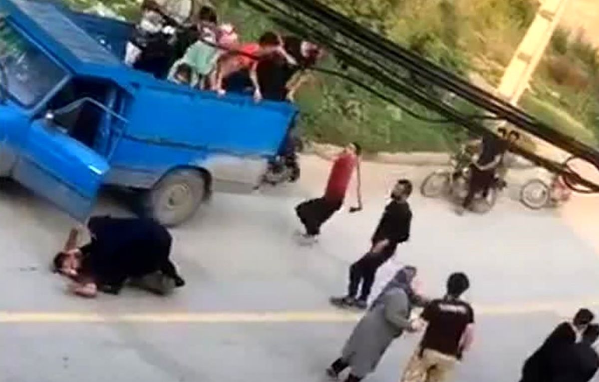 لحظه وحشتناک حمله با تبر به مسافران گرگان+فیلم18+