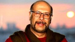 نوازندگی جنجالی بازیگر معروف ایرانی در متروهای پاریس+عکس دیدنی 