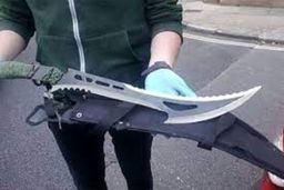 بازداشت ارذل و اوباش قمه کش در امین آباد | تخریب وحشتناک 15 خودرو