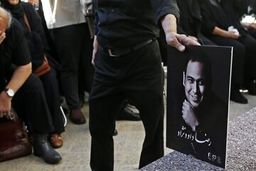 نوشته متفاوت رضا داوودنژاد برای روی سنگ قبرش | خواسته رضا داوودنژاد از 10 سال قبل + عکس