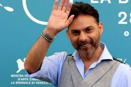 جشن تولد فوق لاکچری دختر پیمان معادی کنار برج ایفل | پیمان معادی برای دخترش سنگ تموم گذاشت + عکس