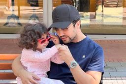 جشن تولد لاکچری نبات دختر کوچک شاهرخ استخری در بلژیک | ست لباس میلیونی دختران شاهرخ استخری با مادرشان + عکس