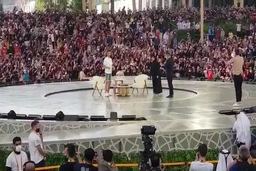 طراحی جالب اماراتی‌ها برای سخنرانی رونالدو