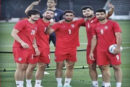 تی‌شرت خبرساز تماشاگر ایرانی در جام جهانی ۲۰۲۲ قطر +عکس