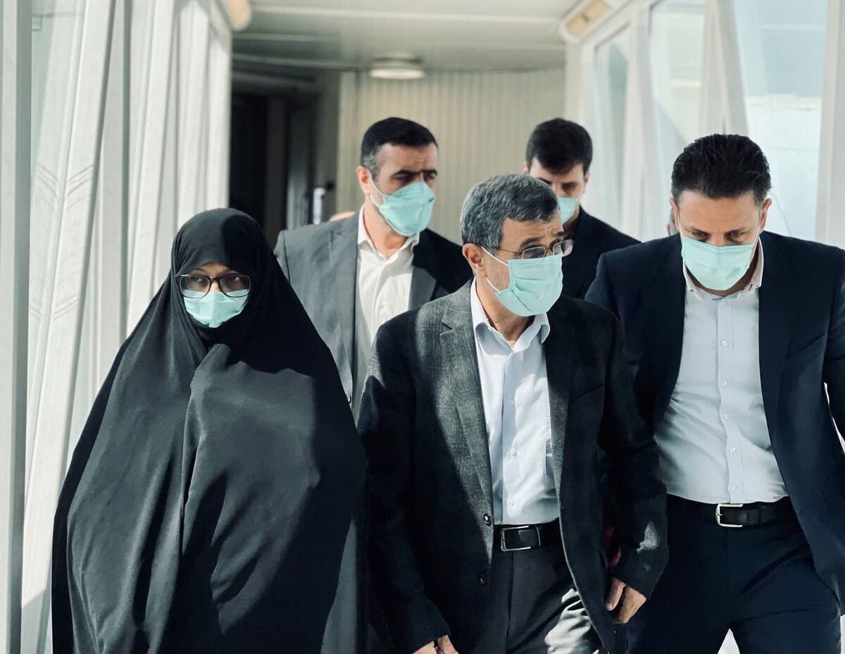 بازدید احمدی نژاد از غرفه اسراییل در نمایشگاه اکسپو دبی!؟ +عکس جنجالی