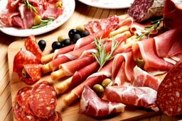 قیمت کالباس از گوشت گرانتر شد! / یک کیلو کالباس کیلویی چند؟