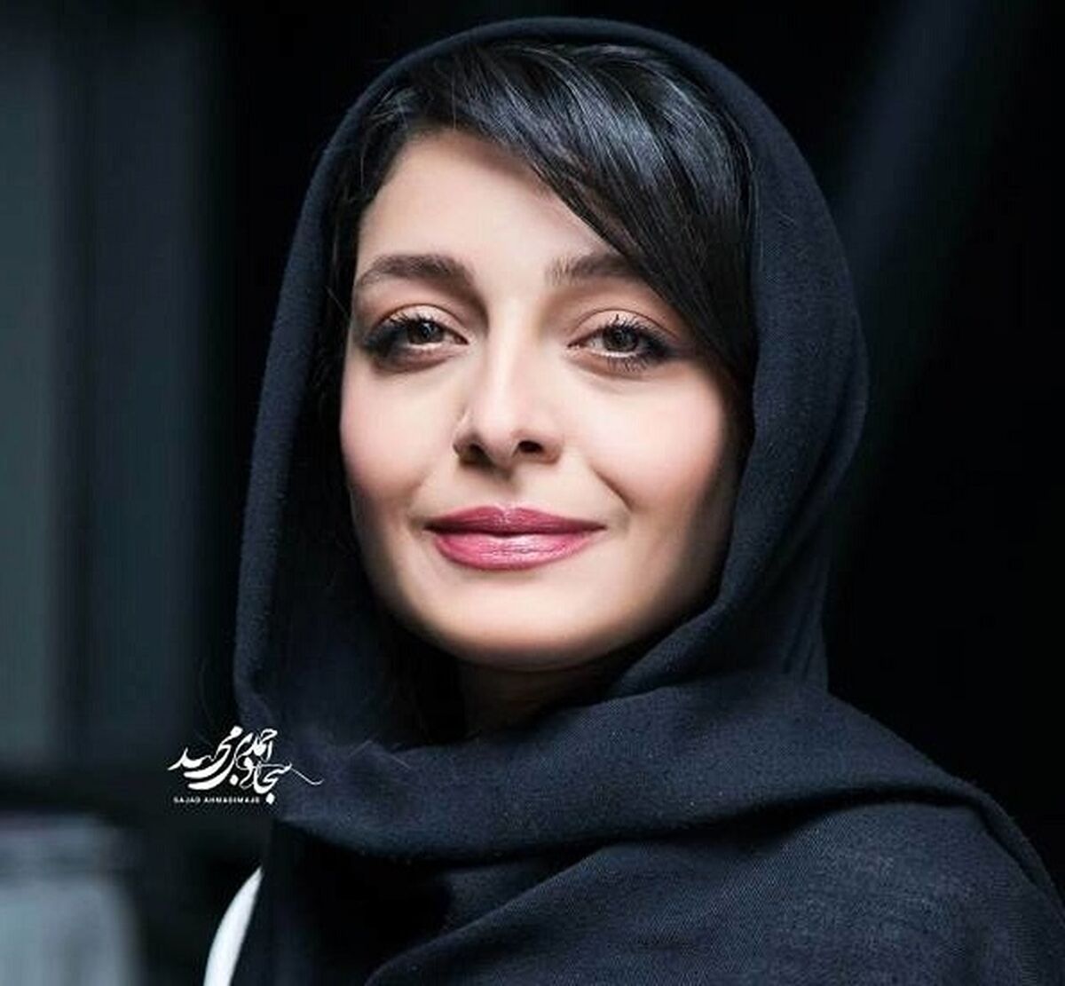 گردش ساره بیات در هوای برفی/ خودنمایی خانم بازیگر با انگشتر گرانقیمت+عکس