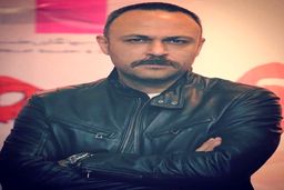 تنبور نوازی زیبای بازیگر سریال پوست شیر در برنامه مهمونی