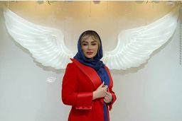 دختر زیبارو مچ نیوشا ضیغمی رو خوابوند