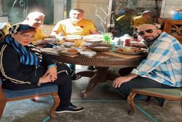 لباس چند میلیونی بهاره رهنما در جشن سالگرد ازدواج دایی اش لو رفت/سفره هفت سین شلخته فامیل بهاره رهنما با دک و پز میلیاردی!؟ +عکس جنجالی 