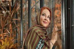 ژست منشوری بهاره رهنما و حاجی وسط سبزه زار+عکس