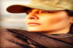 زندگی شاهانه ساره بیات و خواهرش در این عکس لو رفت!/فخر فروشی خواهران با ماشین میلیاردی!+عکس