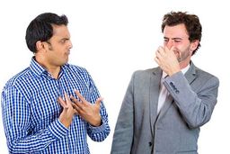  برای نابودی بوی بد دهان چه بخوریم؟