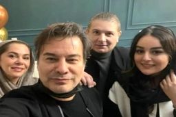 ادابازی های پیمان قاسم خانی و همسر جوانش در یک مراسم رسمی در مونیخ|آبرو ریزی زن دوم پیمان قاسم خانی هنگام سخنرانی شوهرش! +عکس جنجالی